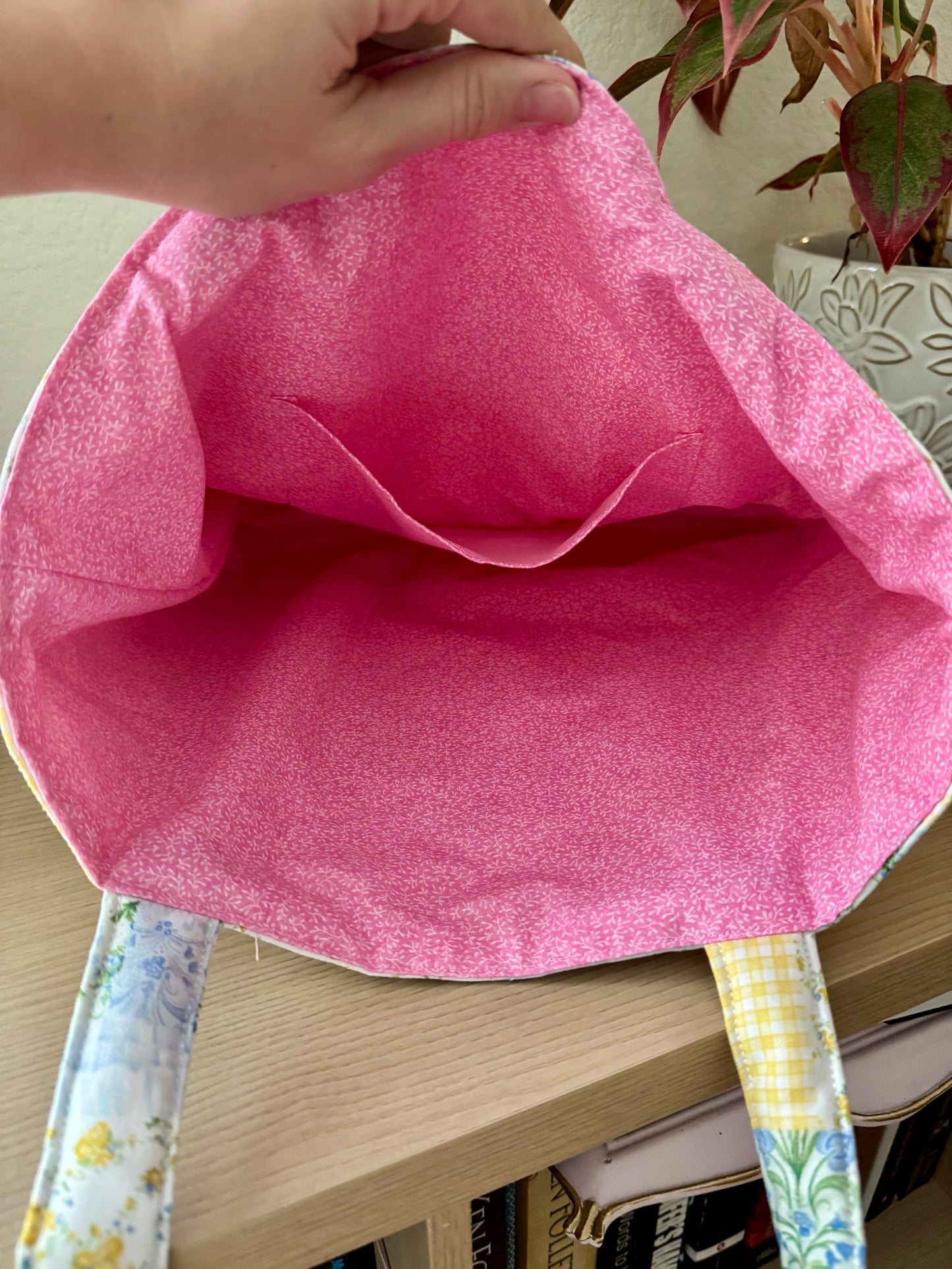 Dainty Tote