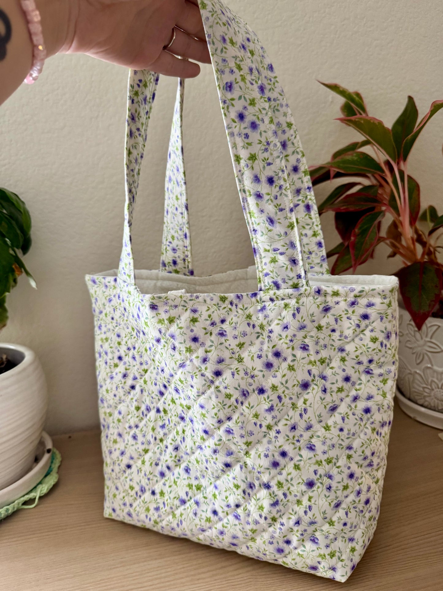 Dainty Tote