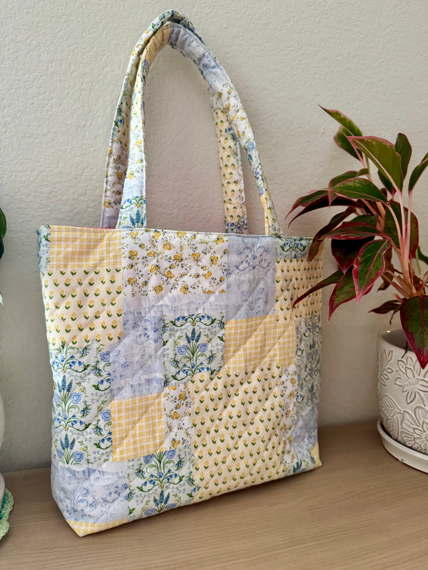 Dainty Tote