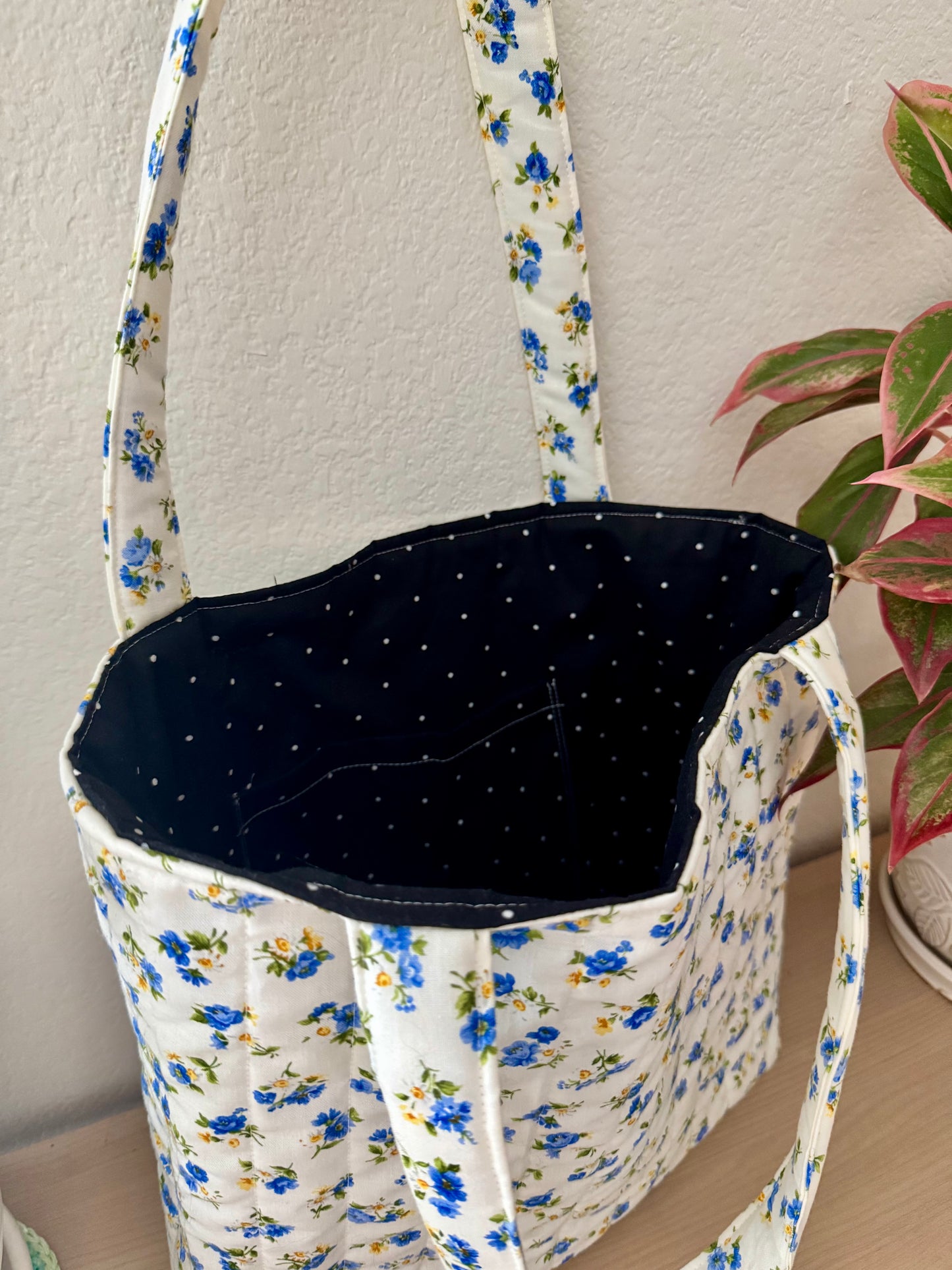 Dainty Tote