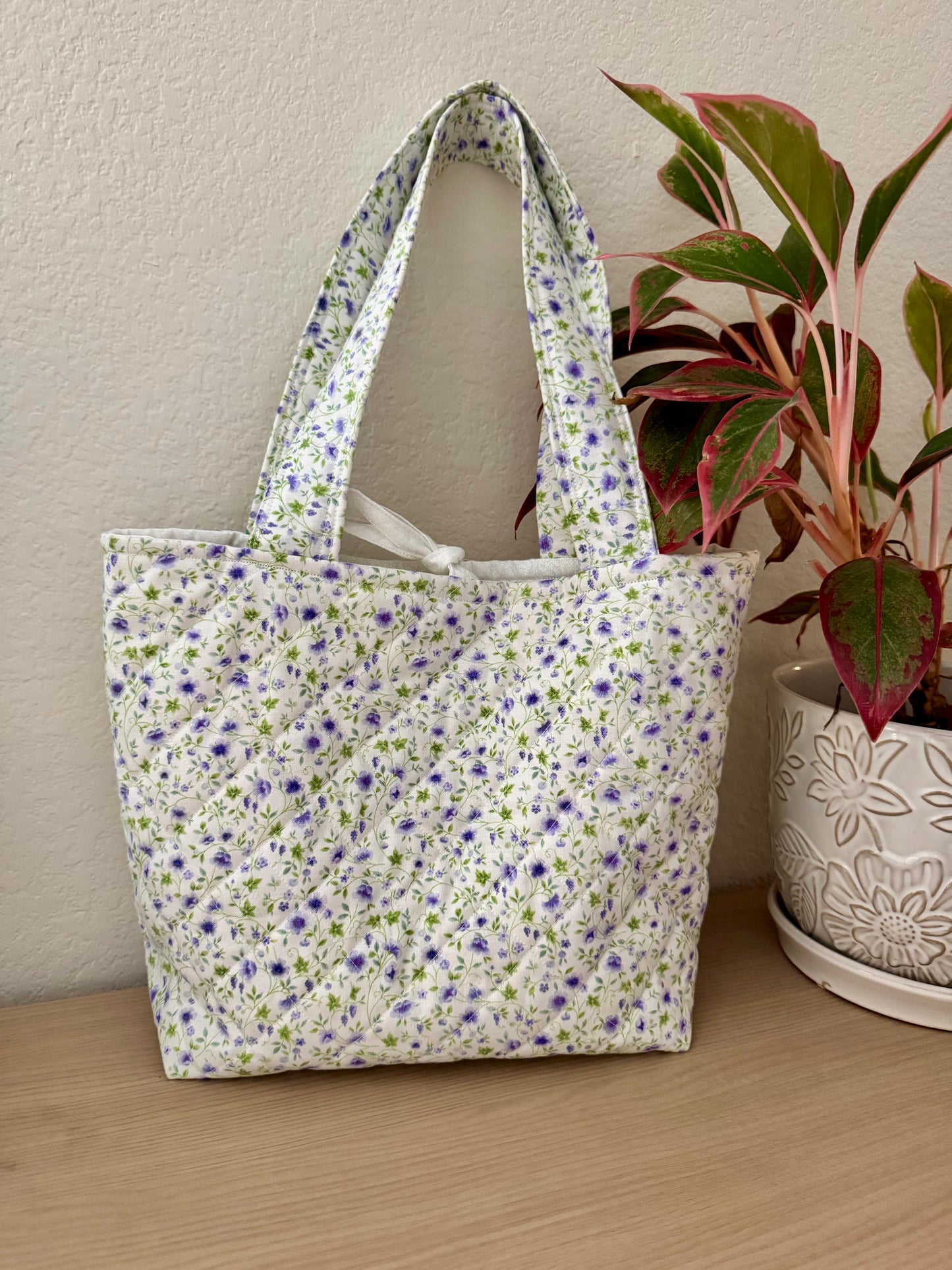 Dainty Tote