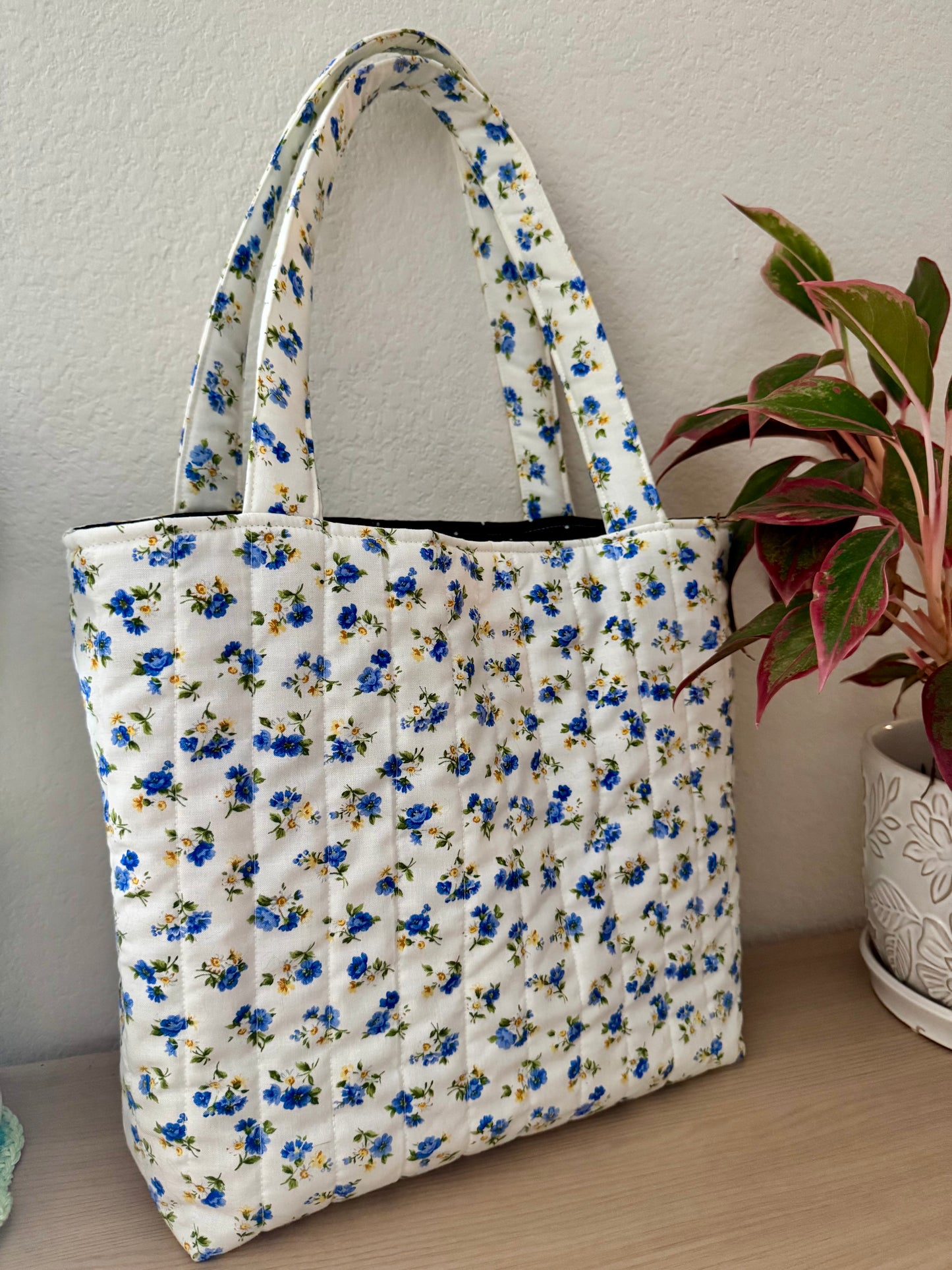 Dainty Tote