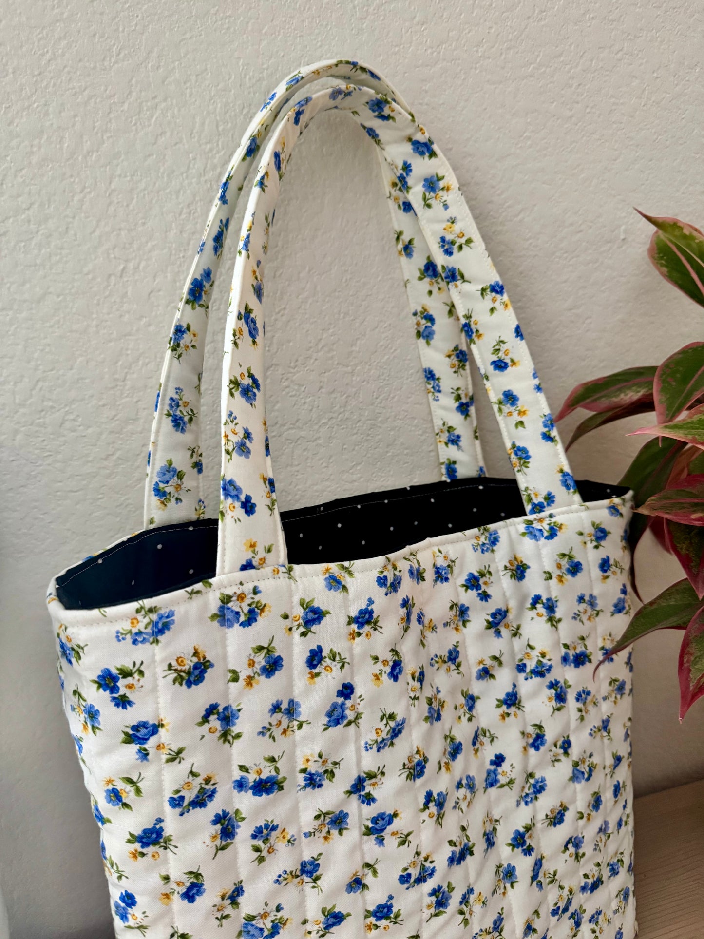 Dainty Tote