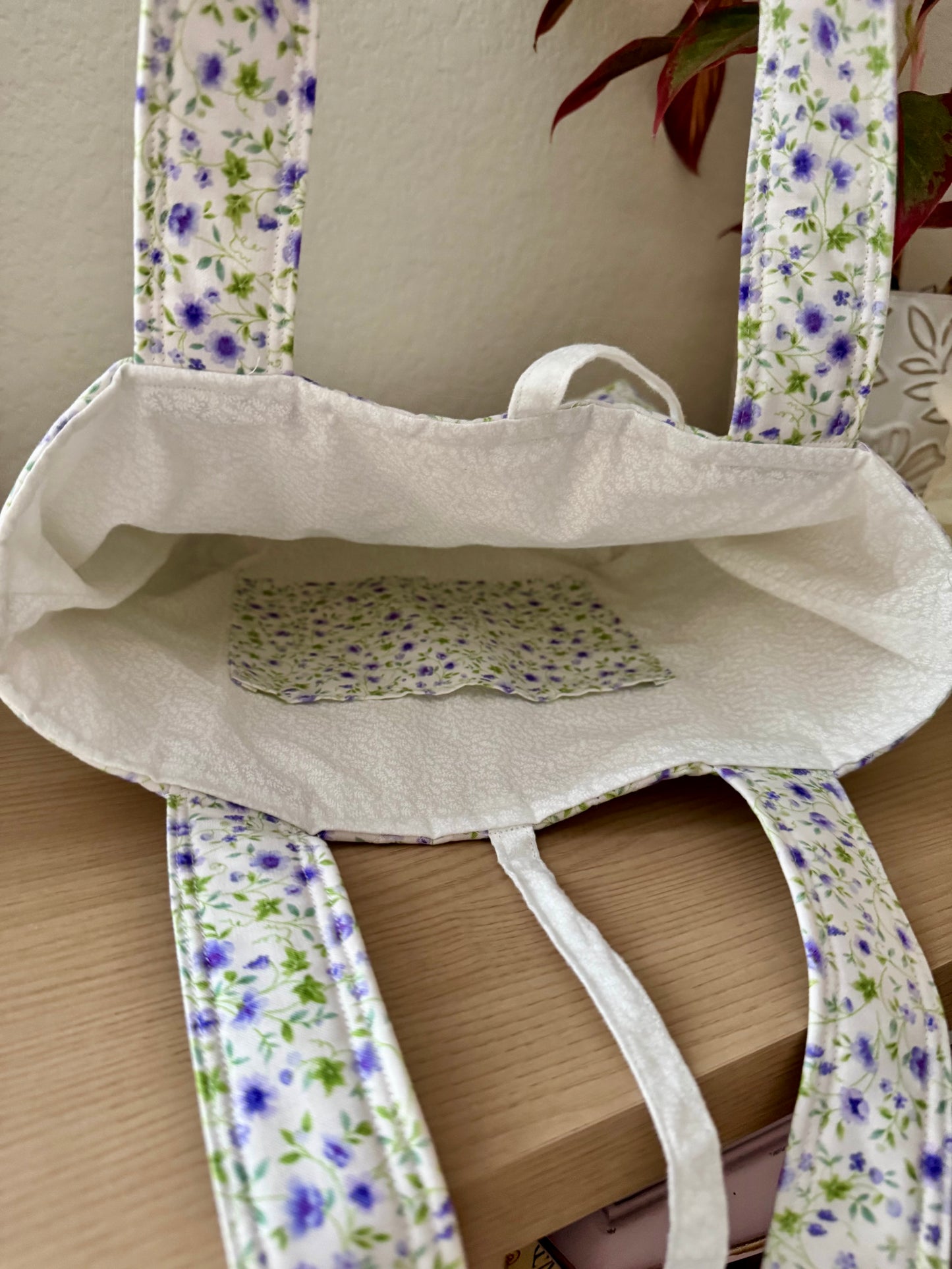 Dainty Tote