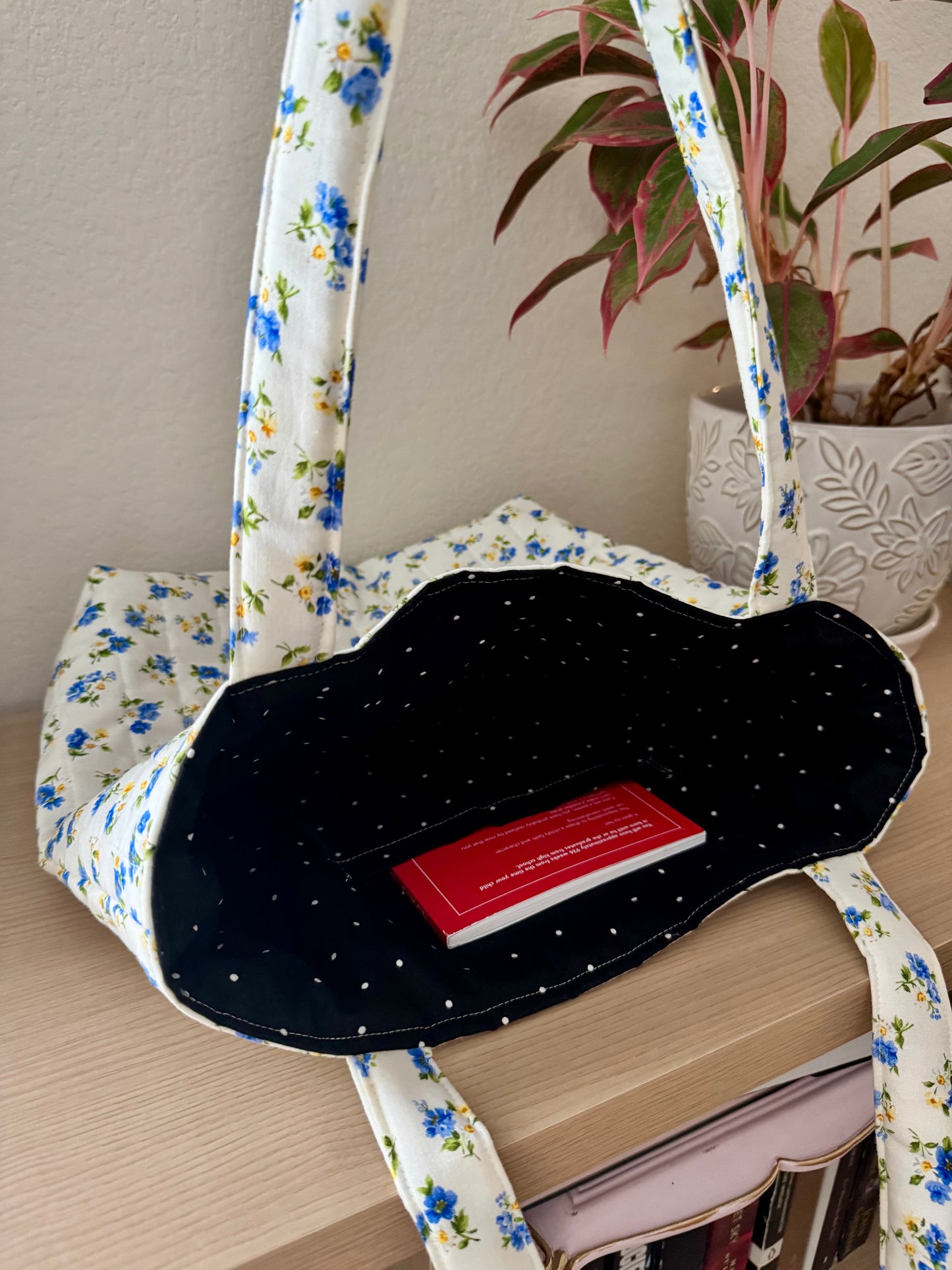 Dainty Tote