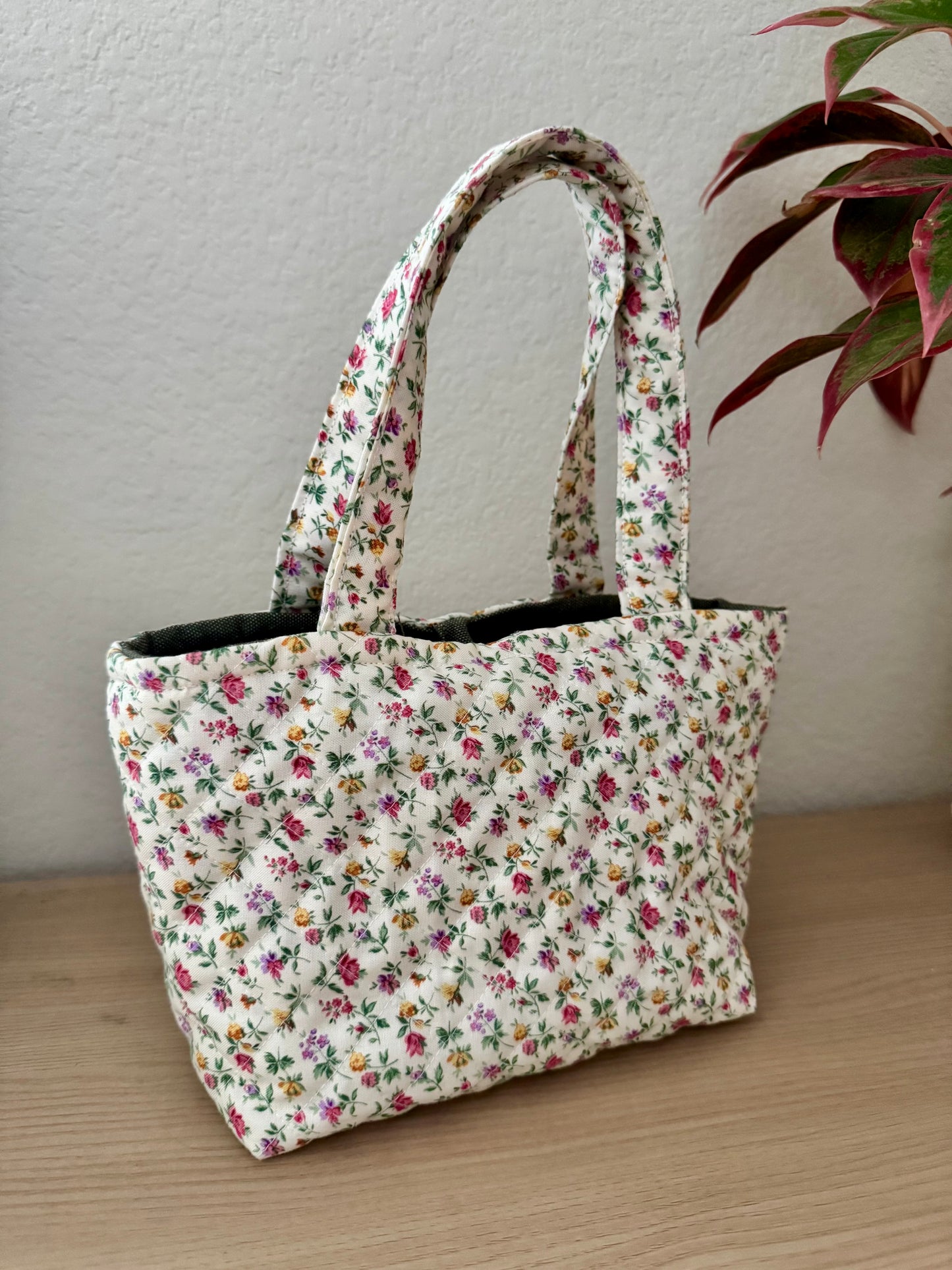 Dainty Tote