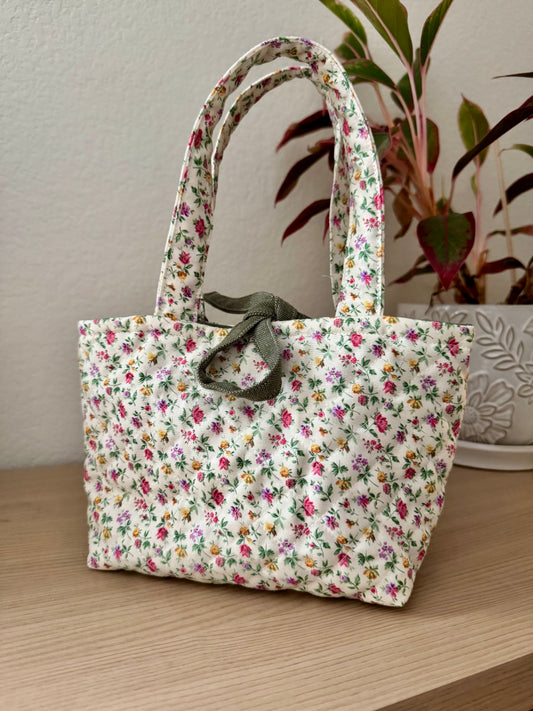 Dainty Tote
